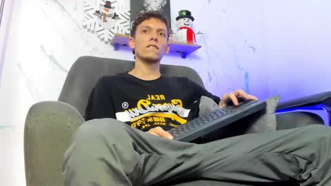 Snapshot of smitgrey chatting on 12/29/24, 08:15 SMIT online show from 12/29/24, 08:15