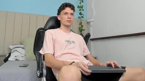 Snapshot of smitgrey chatting on 01/31/25, 06:57 SMIT online show from 01/31/25, 06:57