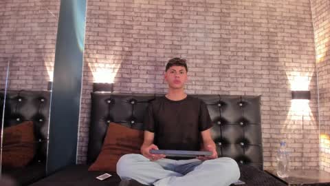 Snapshot of smith_luxe chatting on 03/31/26, 07:58 Smith online show from 03/31/26, 07:58