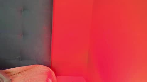 smith_taylor7 online show from 12/21/24, 05:58