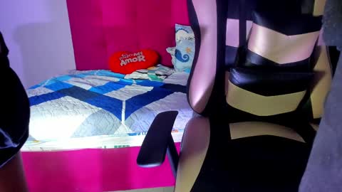 smith_taylor7 online show from 12/28/24, 09:31