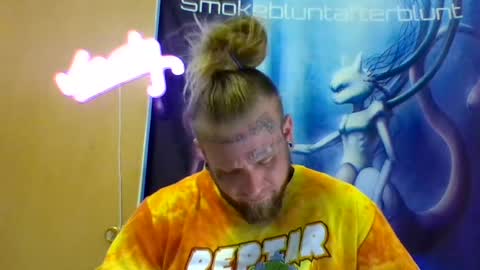 Snapshot of smokebluntafterblunt chatting on 06/17/26, 02:18 smoke online show from 06/17/26, 02:18