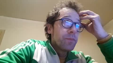 Snapshot of smokered100s chatting on 12/25/24, 11:42 luca online show from 12/25/24, 11:42