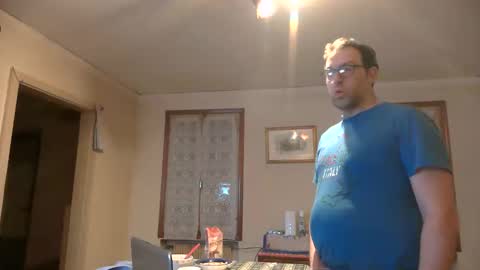 Snapshot of smokered100s chatting on 02/17/26, 09:21 luca online show from 02/17/26, 09:21