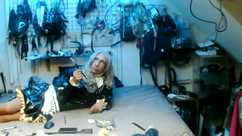 smokeslut365 online show from 07/18/26, 03:00