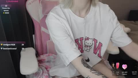 Snapshot of smokykira chatting on 03/02/25, 02:41 Kira online show from 03/02/25, 02:41