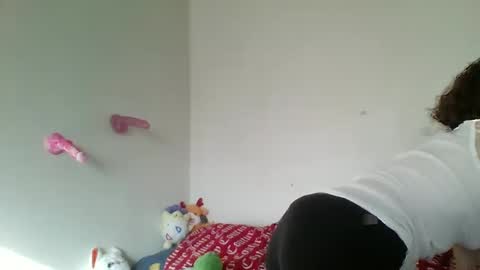 Snapshot of smoothvodka chatting on 01/08/25, 08:07 Bambi--Vodka online show from 01/08/25, 08:07