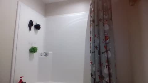 Snapshot of smoothvodka chatting on 02/13/25, 02:34 Bambi--Vodka online show from 02/13/25, 02:34