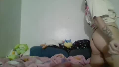 Snapshot of smoothvodka chatting on 10/16/25, 01:39 Bambi--Vodka online show from 10/16/25, 01:39