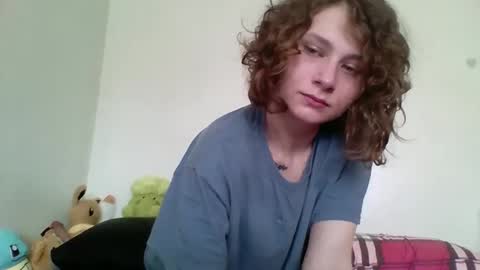 Snapshot of smoothvodka chatting on 11/28/25, 07:16 Bambi--Vodka online show from 11/28/25, 07:16