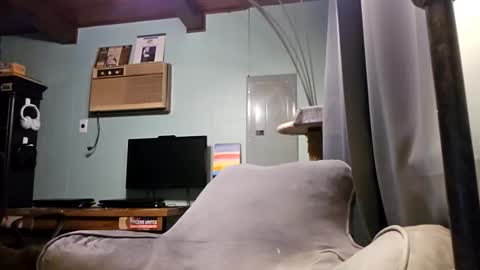 Snackyyyy online show from 04/28/26, 02:27