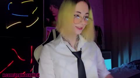 Snapshot of snake_bites chatting on 09/29/25, 09:52 Reeginaaaaa online show from 09/29/25, 09:52