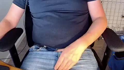 Sneakybill online show from 09/15/25, 09:04