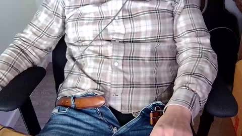 Sneakybill online show from 10/21/25, 08:42