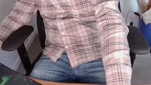 Sneakybill online show from 11/19/25, 07:19