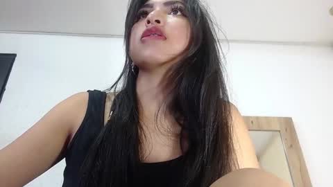 Snapshot of sneakyy_fantasy chatting on 01/04/25, 04:12 Hellen online show from 01/04/25, 04:12