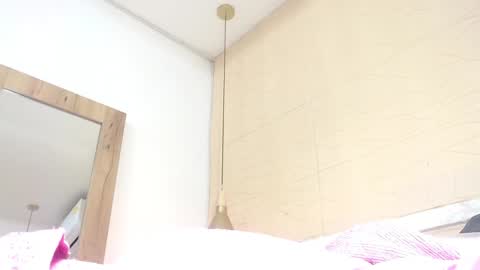 Snapshot of sneakyy_fantasy chatting on 01/04/25, 10:16 Hellen online show from 01/04/25, 10:16