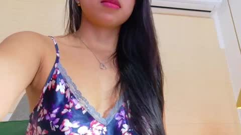 Snapshot of sneakyy_fantasy chatting on 02/26/25, 10:04 Hellen online show from 02/26/25, 10:04