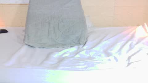 Snapshot of sneakyy_fantasy chatting on 03/12/25, 07:35 Hellen online show from 03/12/25, 07:35