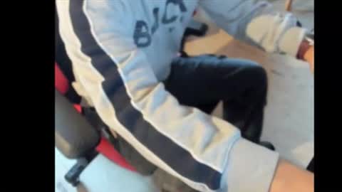 snip1977 online show from 10/06/25, 10:45