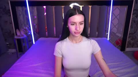 snow_whiteeex online show from 03/01/26, 06:37