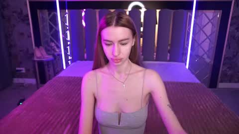 snow_whiteeex online show from 05/19/26, 05:25