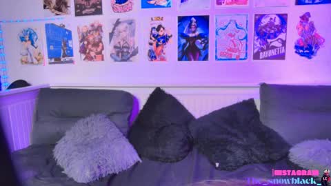 Snow and Bubble online show from 05/01/26, 05:39