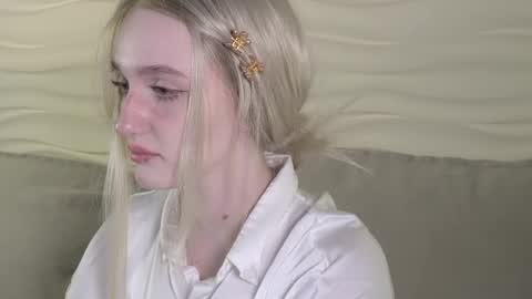 Ellie online show from 05/06/26, 05:35