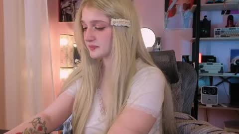Ellie online show from 06/05/26, 05:36