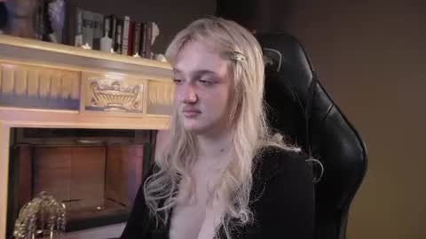 Ellie online show from 07/01/26, 05:31