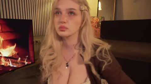 Ellie online show from 07/16/26, 05:24