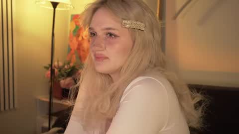 Ellie online show from 07/19/26, 05:33