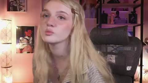 Ellie online show from 07/30/26, 05:39