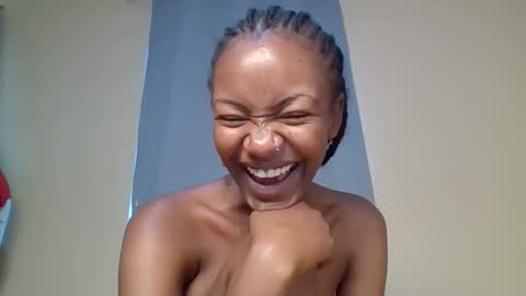 Snapshot of snowie_eyes chatting on 11/22/25, 12:37 Snowie eyes online show from 11/22/25, 12:37