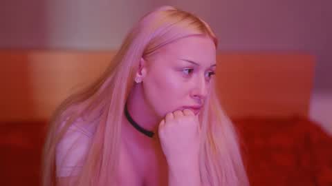 Snowy Bubbles online show from 03/18/26, 07:33