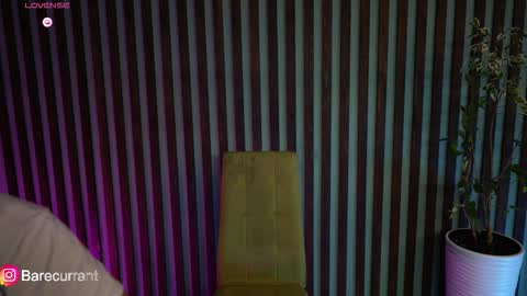 Yesenia online show from 10/27/25, 08:46