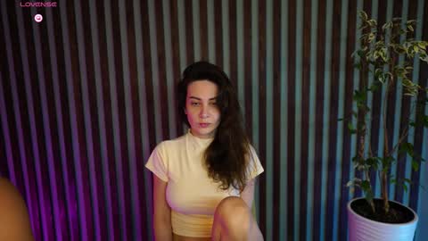 Yesenia online show from 11/08/25, 10:52