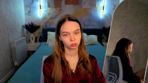 Sofa online show from 04/08/26, 01:05