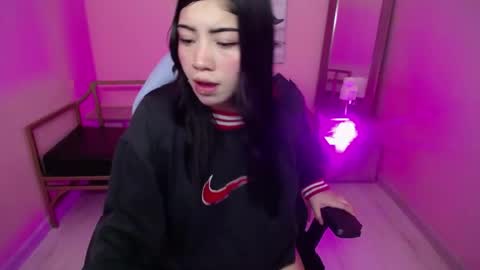 soffi_x online show from 04/11/26, 03:33