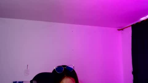 sofia online show from 11/17/25, 03:18