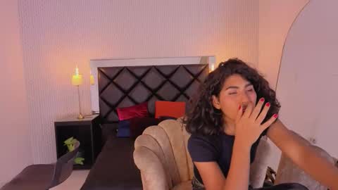 Snapshot of soffiene chatting on 02/28/26, 04:13 yoki online show from 02/28/26, 04:13