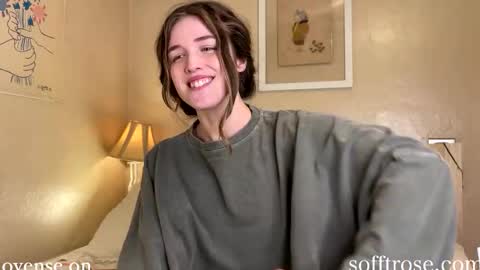 Julia    online show from 01/31/25, 04:14