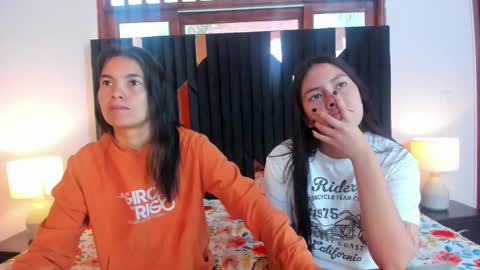 Snapshot of soffy_and_mia chatting on 10/08/25, 12:58 soffy and mia online show from 10/08/25, 12:58