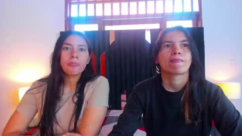 Snapshot of soffy_and_mia chatting on 10/11/25, 12:47 soffy and mia online show from 10/11/25, 12:47