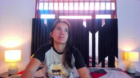 Snapshot of soffy_and_mia chatting on 10/15/25, 12:05 soffy and mia online show from 10/15/25, 12:05