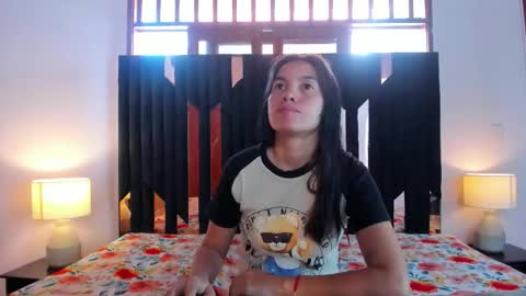 Snapshot of soffy_and_mia chatting on 12/16/25, 12:32 soffy and mia online show from 12/16/25, 12:32