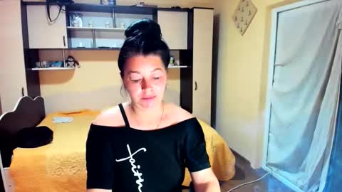 Soffy online show from 05/25/26, 04:51