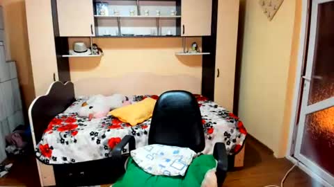 Snapshot of soffy_skye chatting on 06/25/26, 05:12 Soffy online show from 06/25/26, 05:12