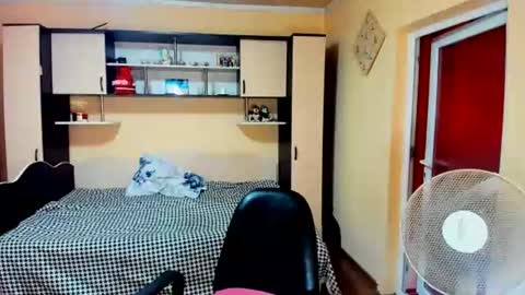 Snapshot of soffy_skye chatting on 07/18/26, 05:44 Soffy online show from 07/18/26, 05:44