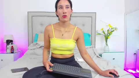 sofhyalove online show from 03/23/26, 07:18